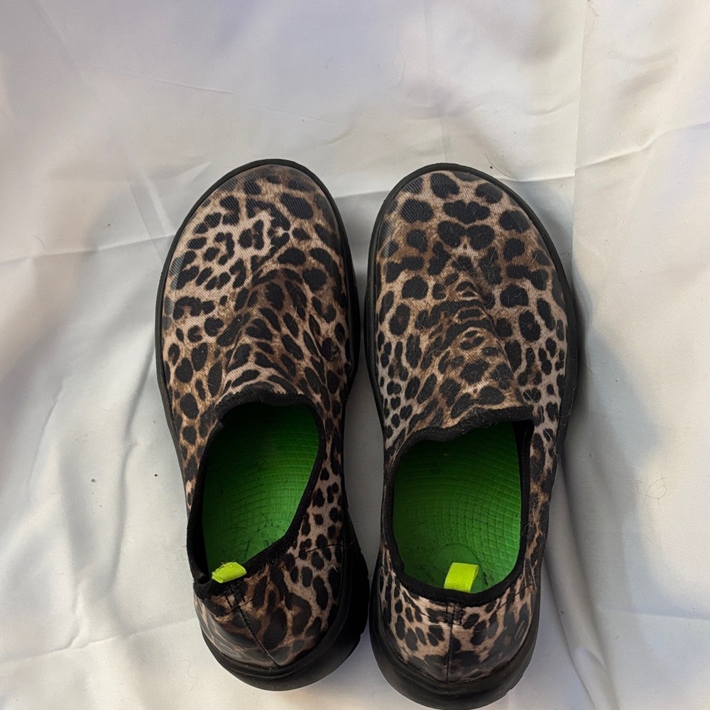 OOFOS Leopard Print Women's Shoes